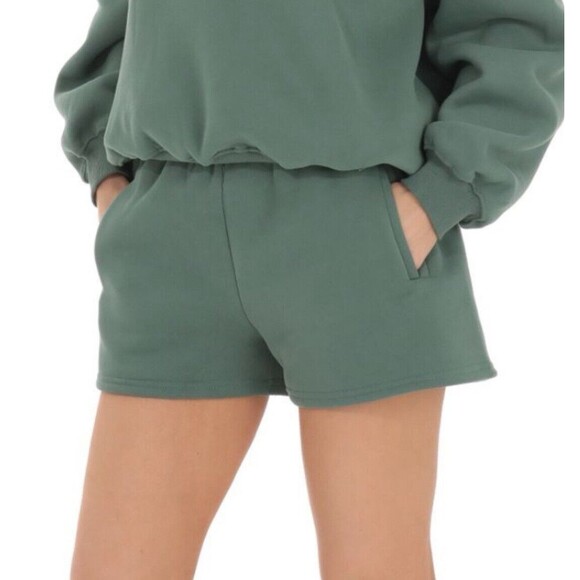 Lucy In The Sky Shorts Women’s Size Medium Green Pockets Stretch Comfort #MN10-1 - Picture 1 of 10